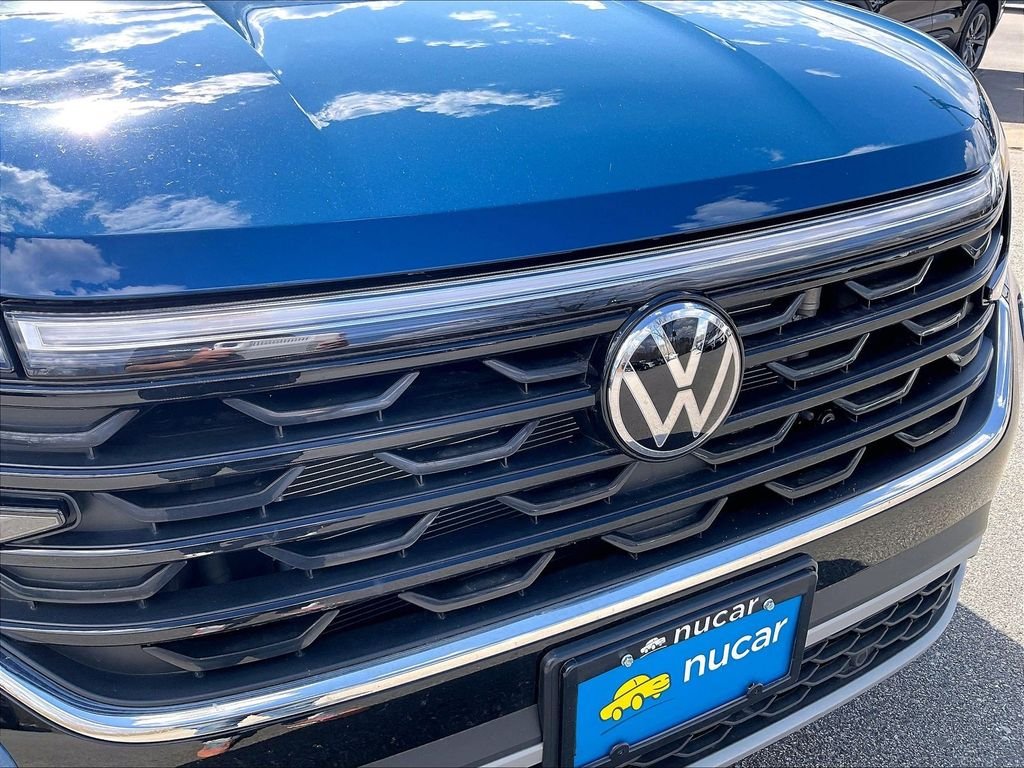 Used 2025 Mountain Lake Blue Metallic Volkswagen 2.0T SE w/Technology image 29