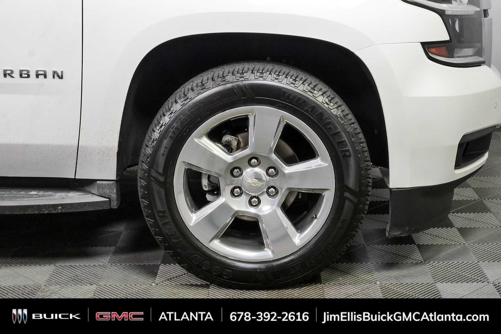 Used 2016 IRIDESCENT PEARL TRICOAT Chevrolet LT image 41
