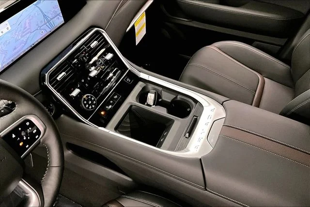 New 2026 Aspen White Tricoat Nissan SL image 9