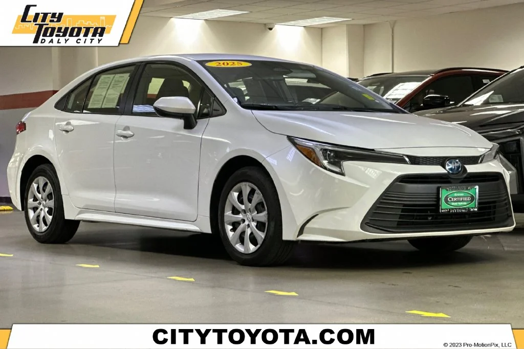 2025 Toyota Corolla LE
