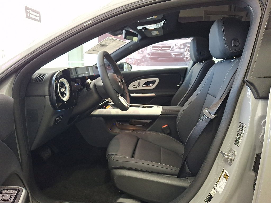 New 2027 MANUFAKTUR Alpine Grey Mercedes-Benz CLA 220 image 36