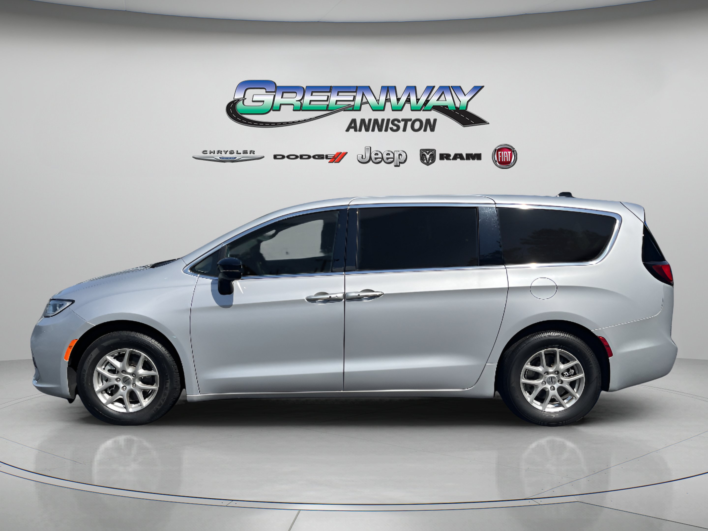 Used 2024 Silver Mist Clearcoat Chrysler Touring L image 4