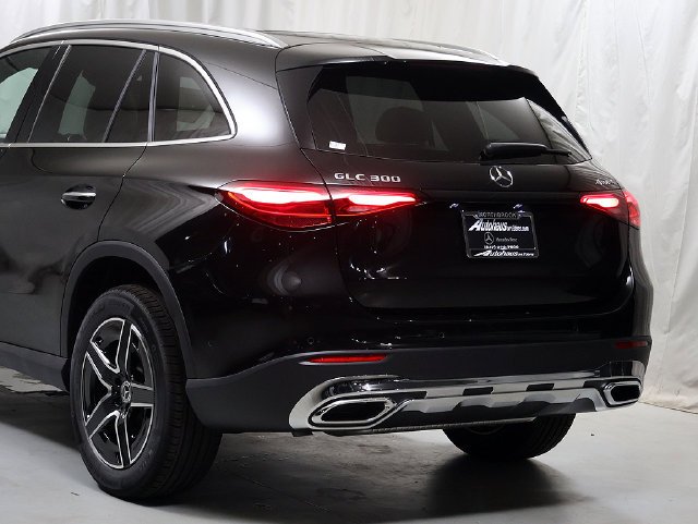 New 2027 Obsidian Black Metallic Mercedes-Benz GLC 300 image 34