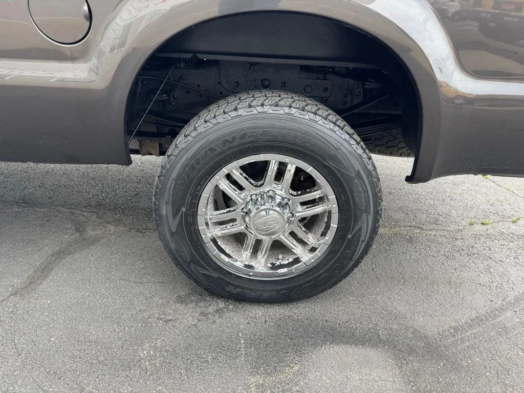 Used 2006 Gray Ford XL image 20