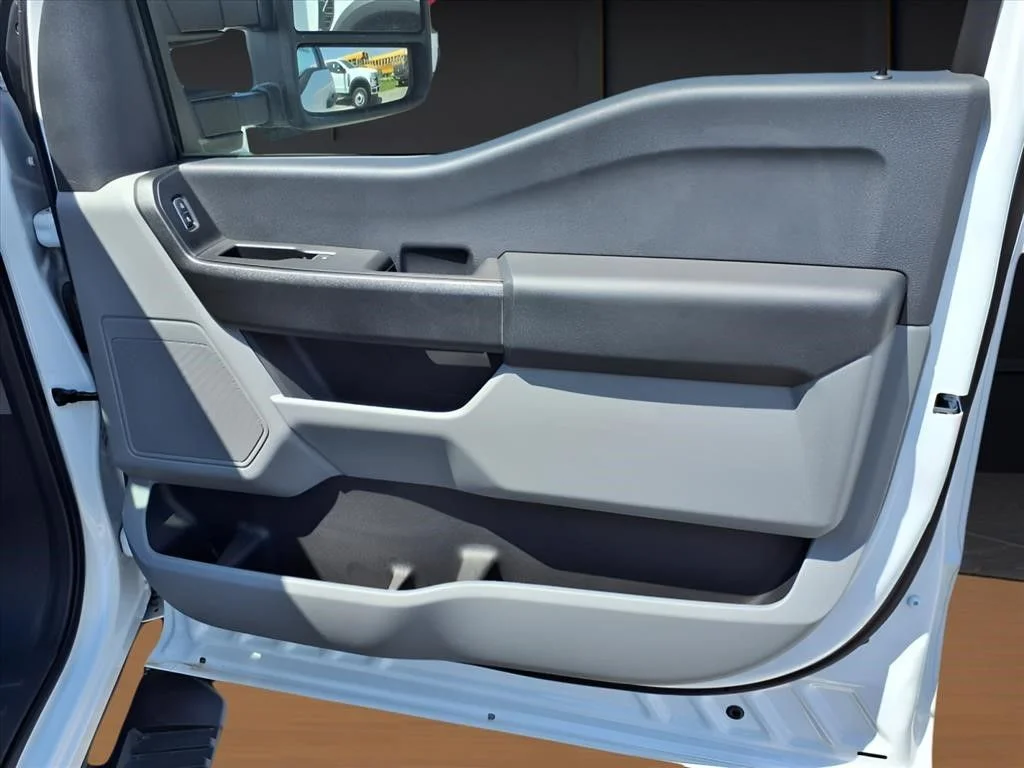 2024 Ford F-450 Super Duty Chassis Cab XL - Photo 13