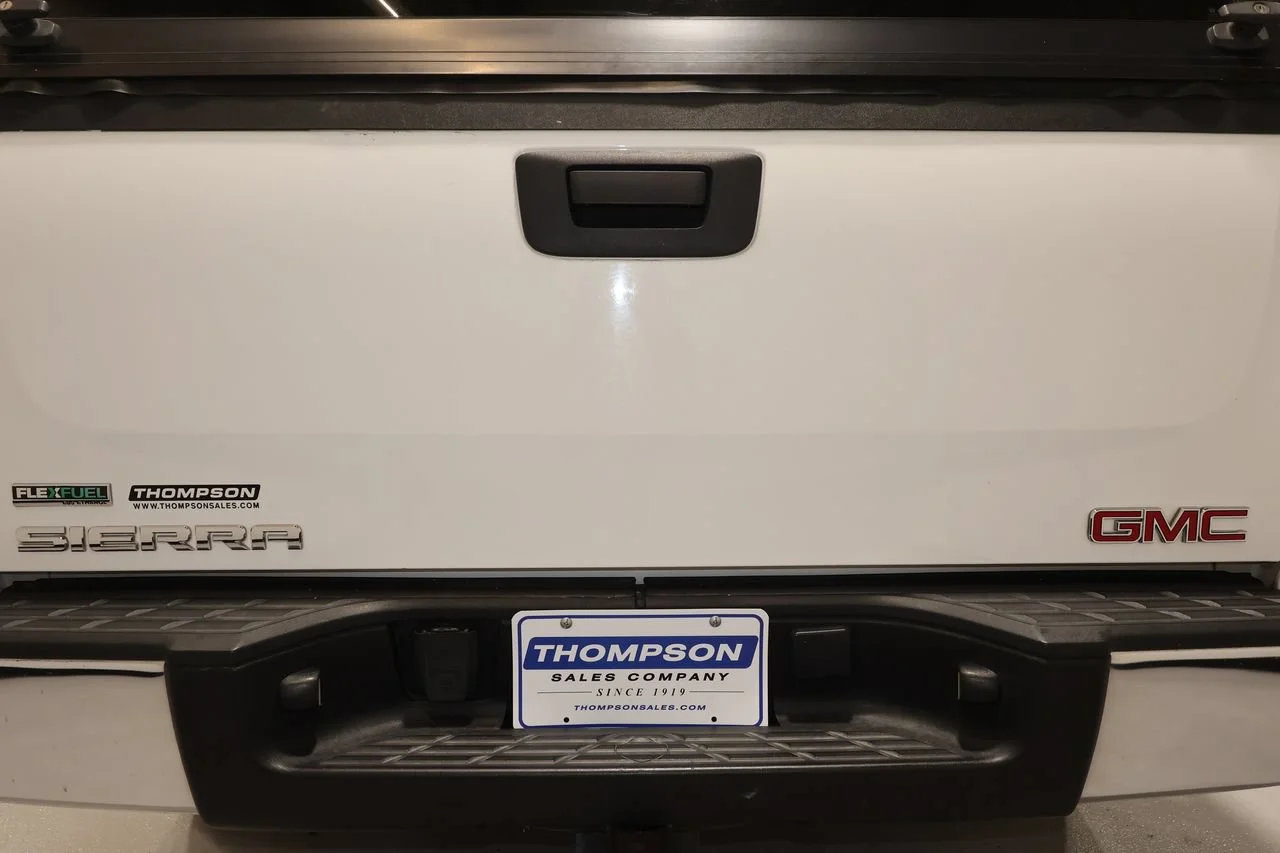 Used 2010 SUMMIT WHITE GMC Work Truck image 18