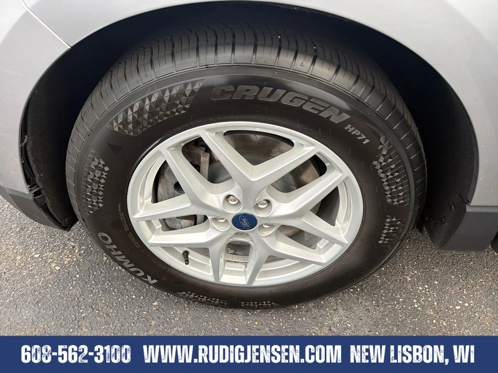 Used 2022 Silver Ford SEL image 25