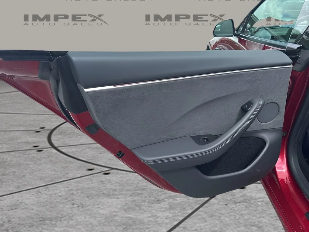 Used 2024  Tesla Long Range image 30