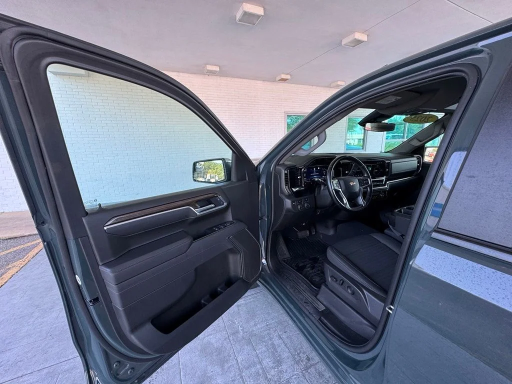 Used 2025 Gray Chevrolet LT image 11