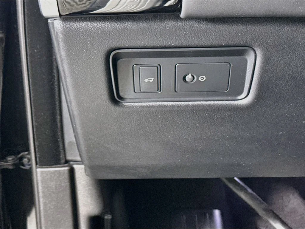 Used 2020  Land Rover HSE Dynamic image 11