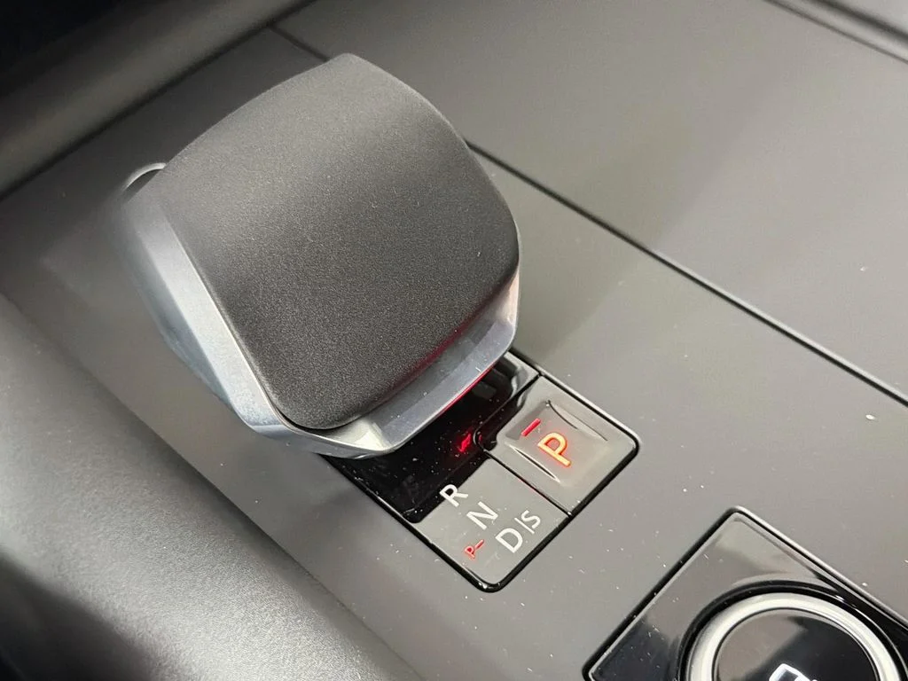 New 2026 Fuji White Land Rover S image 17