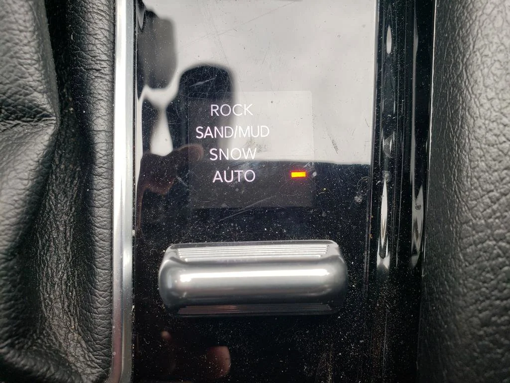 Certified Used 2023 Billet Silver Metallic Clearcoat Jeep Trailhawk image 18