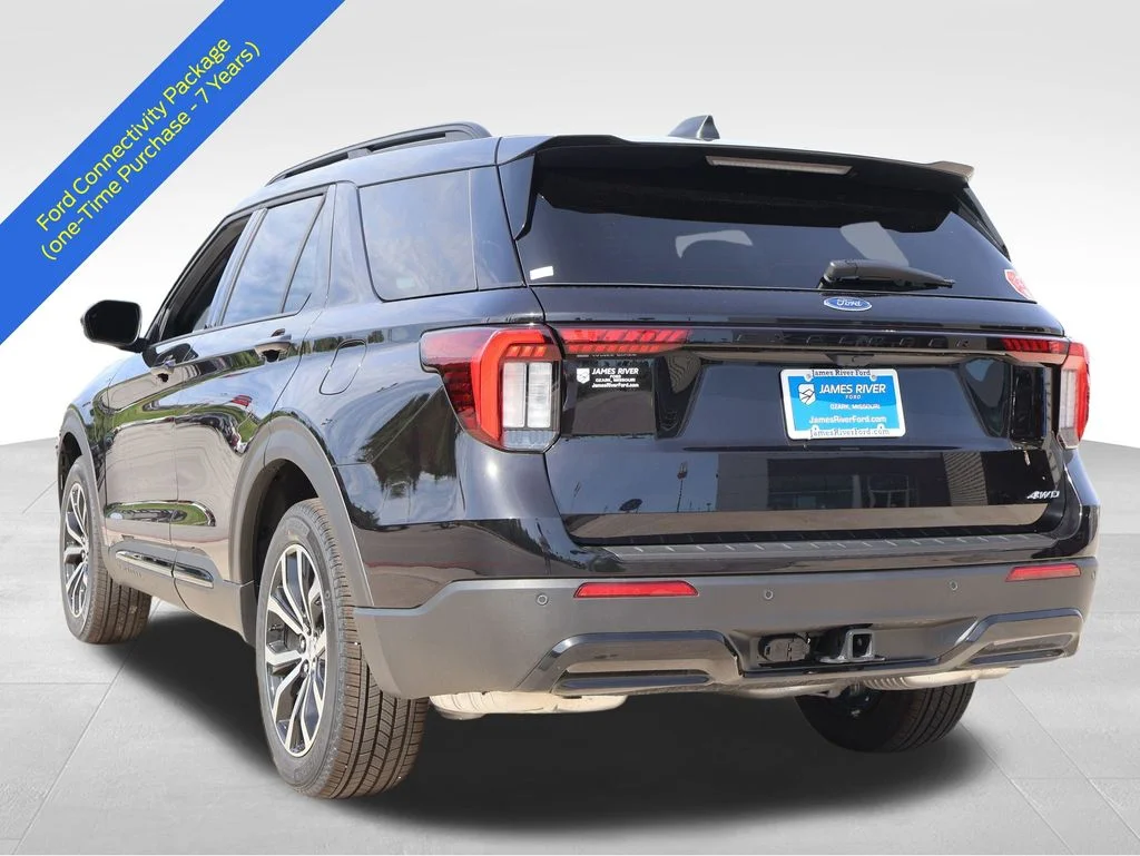 New 2026 Agate Black Metallic Ford ST-Line image 3