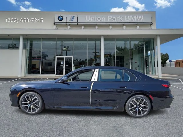 2026 BMW 7 Series 750e - Photo 7