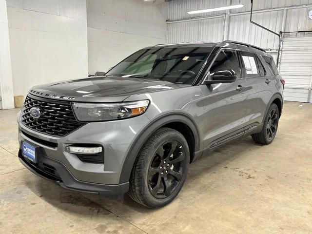 Used 2023 Gray Ford ST-Line image 3