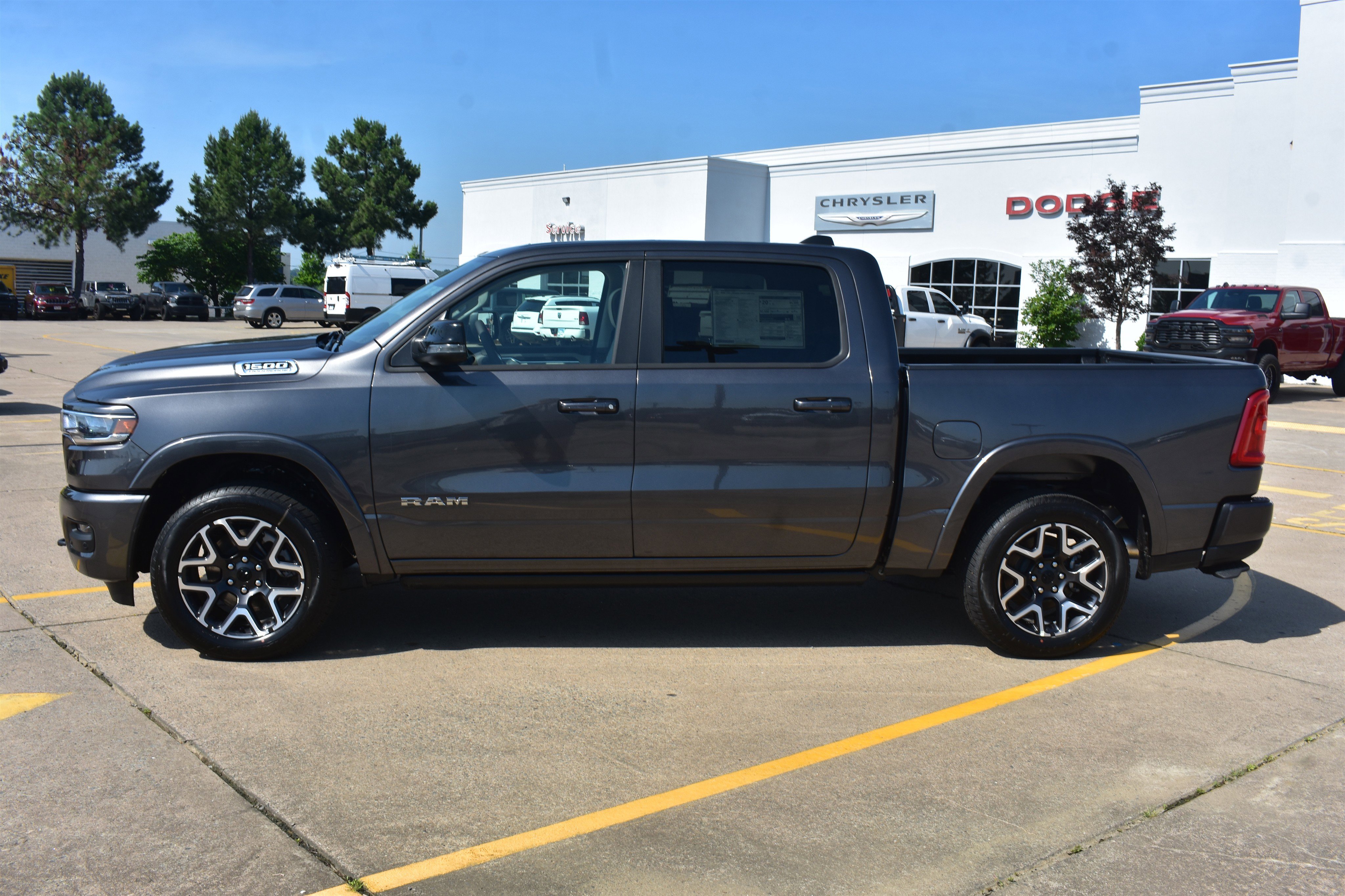 New 2026 Granite Crystal Metallic Clear-Coat Exterior Paint RAM Laramie image 10