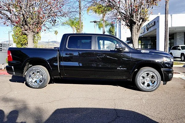 New 2026 Diamond Black Crystal Pearl-Coat Exterior Paint RAM Big Horn Sport Appearance image 6