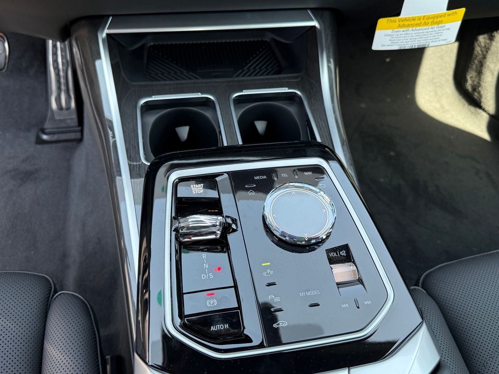 New 2026 Black Sapphire Metallic BMW 740i image 25