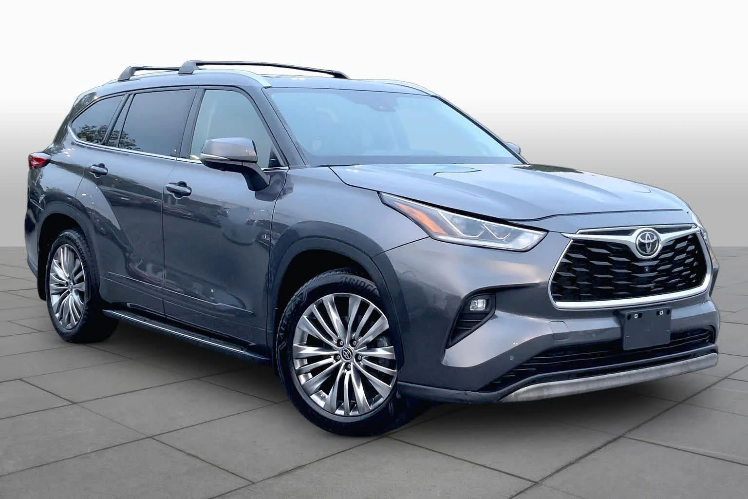 Used 2023 Magnetic Gray Metallic Toyota Platinum image 3