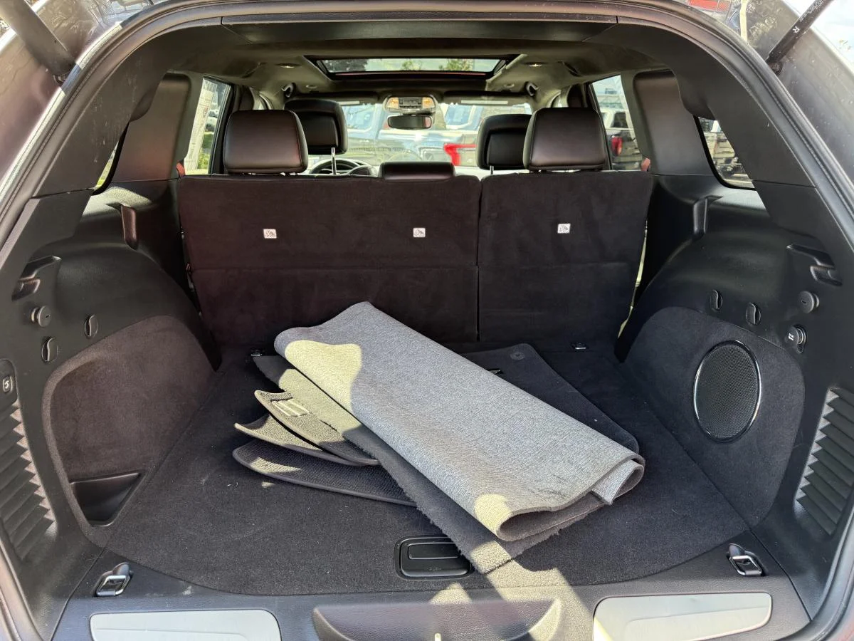 Used 2019 Grey Jeep SRT image 7