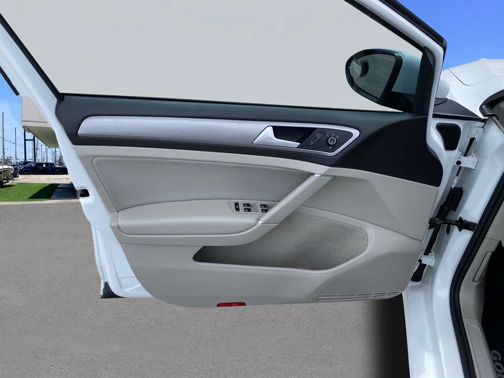 Used 2016 Pure White Volkswagen S image 16
