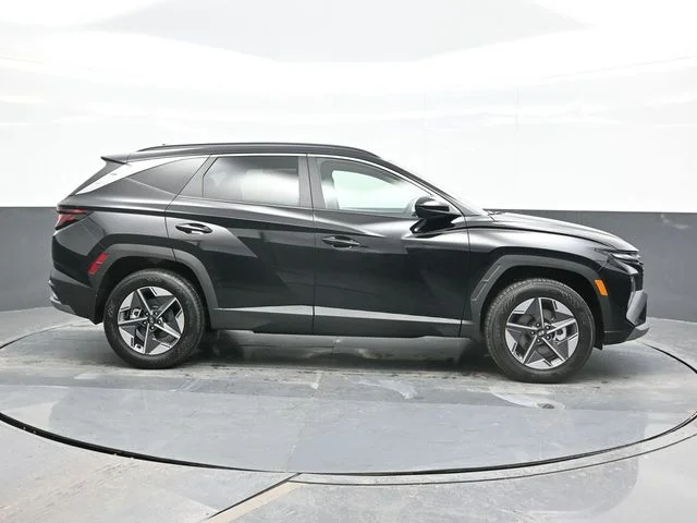 New 2026 Black Hyundai SEL image 8