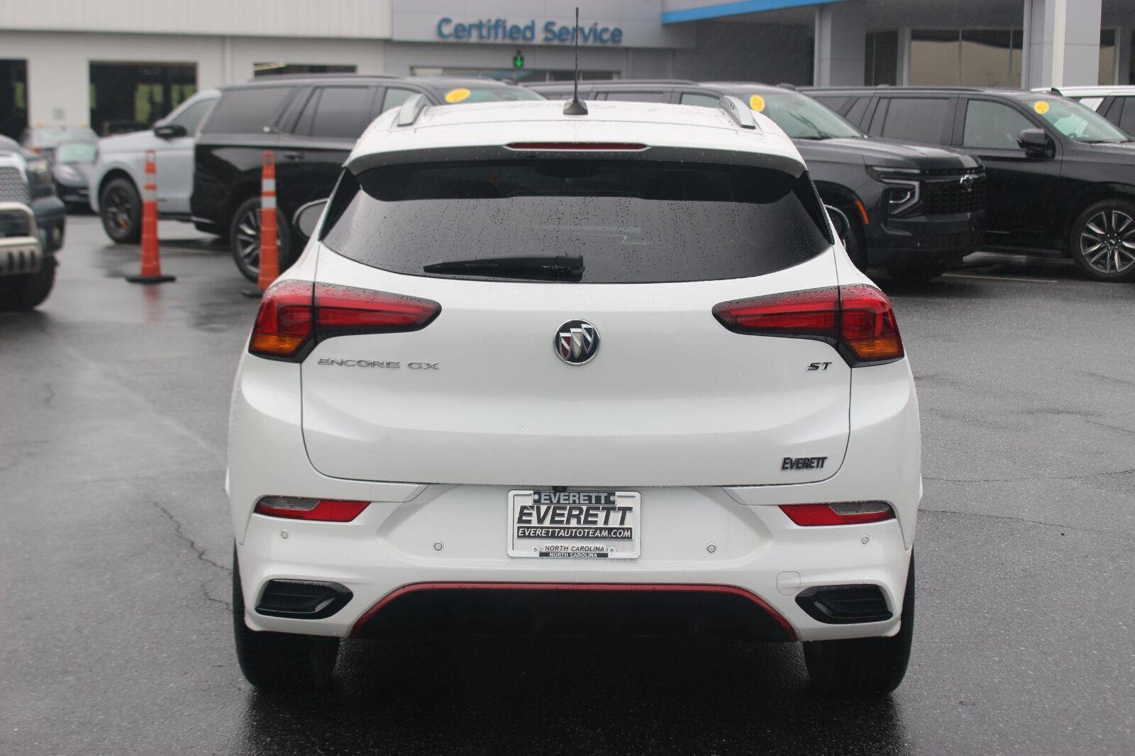 Used 2022 White Frost Tricoat Buick Essence image 6
