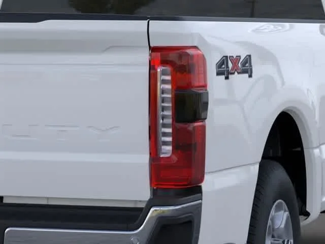 New 2026 Oxford White Ford XLT image 21