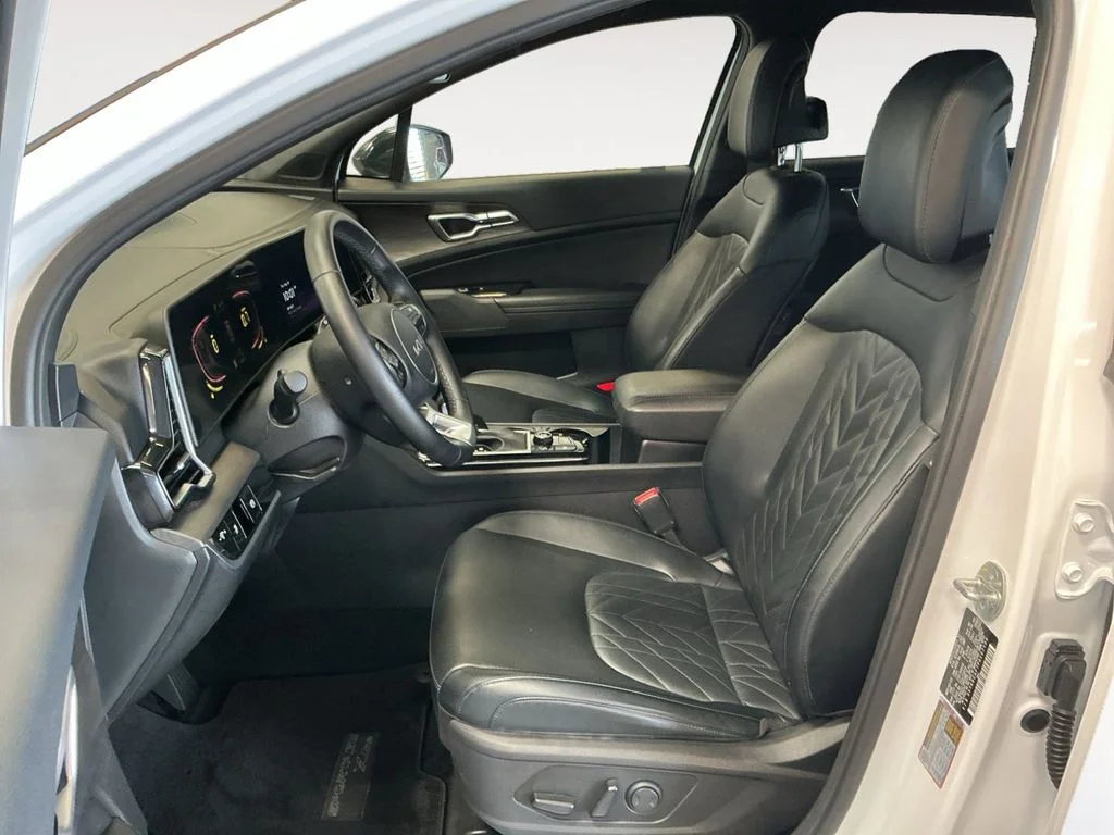 Used 2023 White Kia X-Line image 16