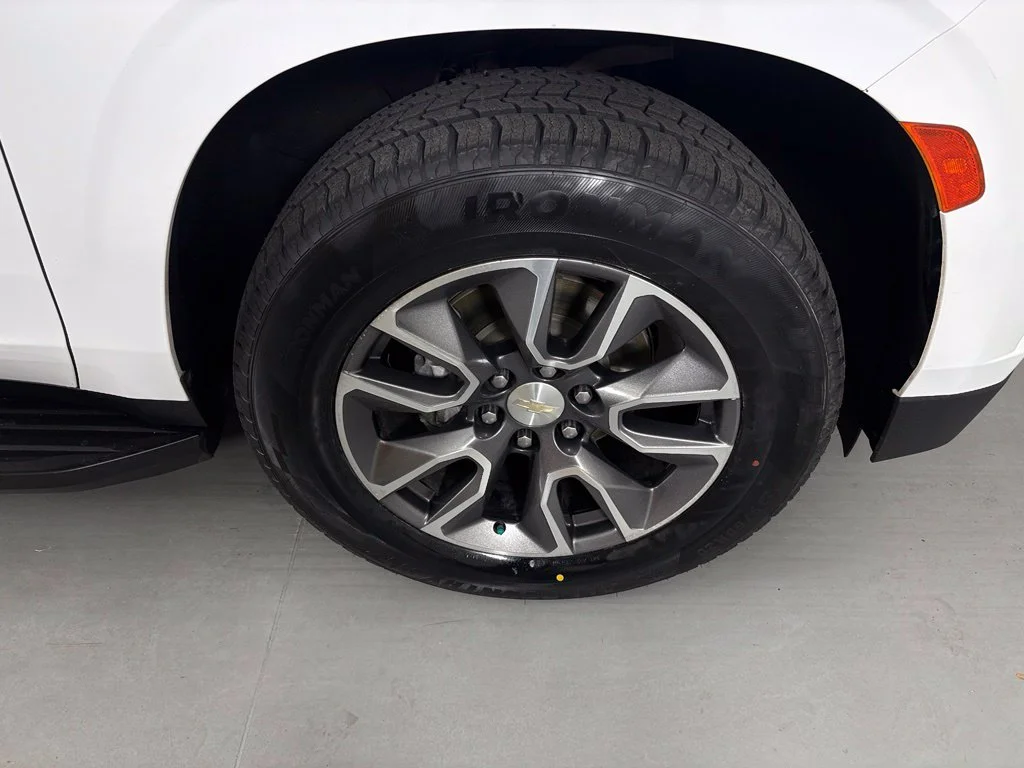 Used 2021 White Chevrolet LT image 9