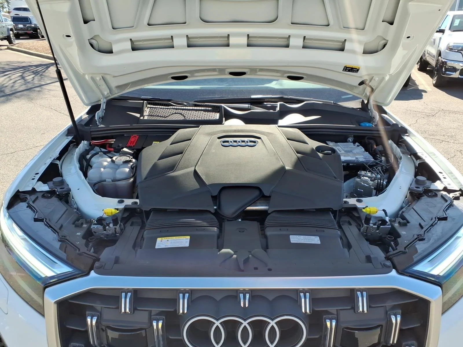 Used 2025 Carrara White AUDI  image 29