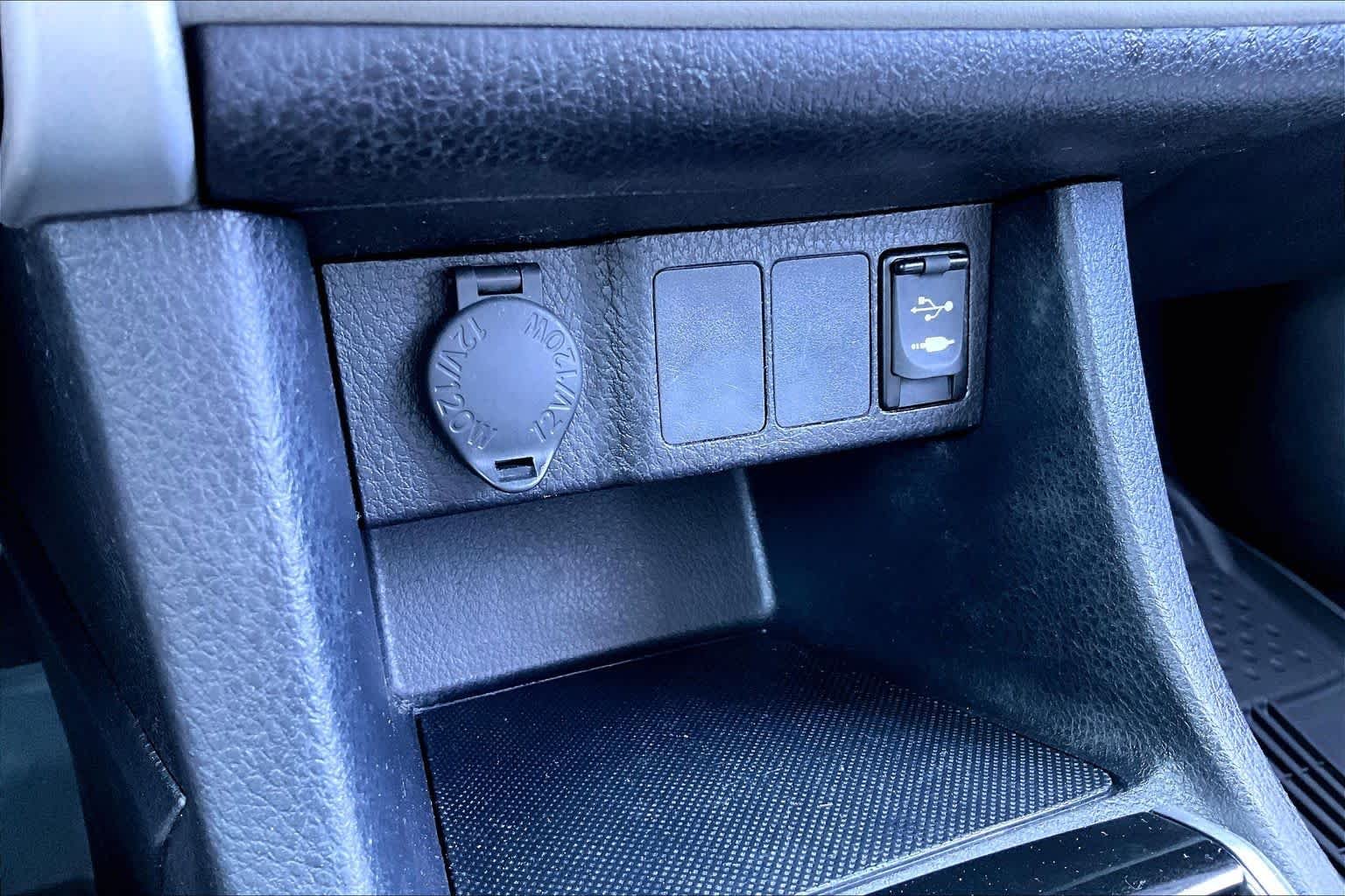 Used 2019 Galactic Aqua Mica Toyota LE image 33