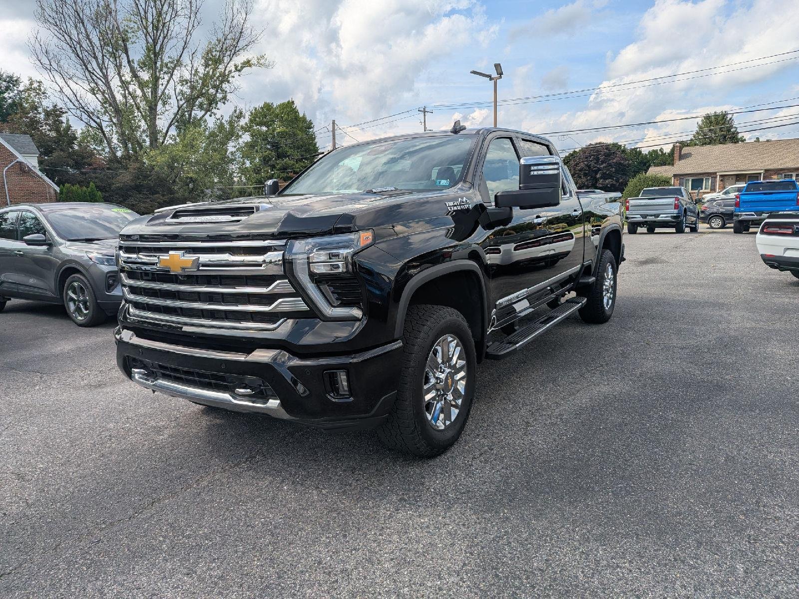 Used 2024 Black Chevrolet High Country image 3
