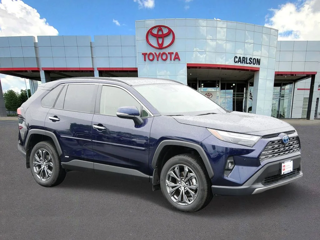 Used 2024  Toyota Limited image 2