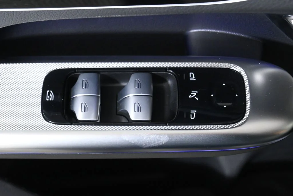 Used 2026 Gray Mercedes-Benz GLC 300 image 26