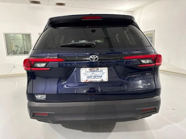 Used 2024  Toyota XLE image 8
