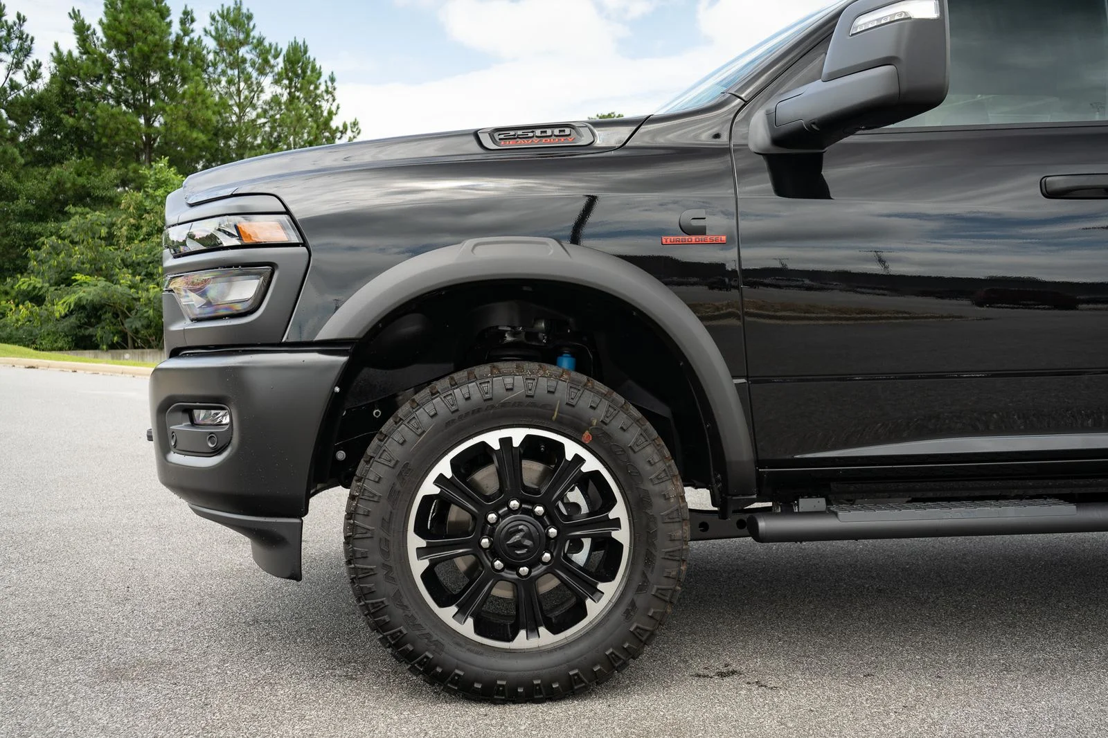 New 2026 Diamond Black Crystal Pearl-Coat Exterior Paint RAM  image 4