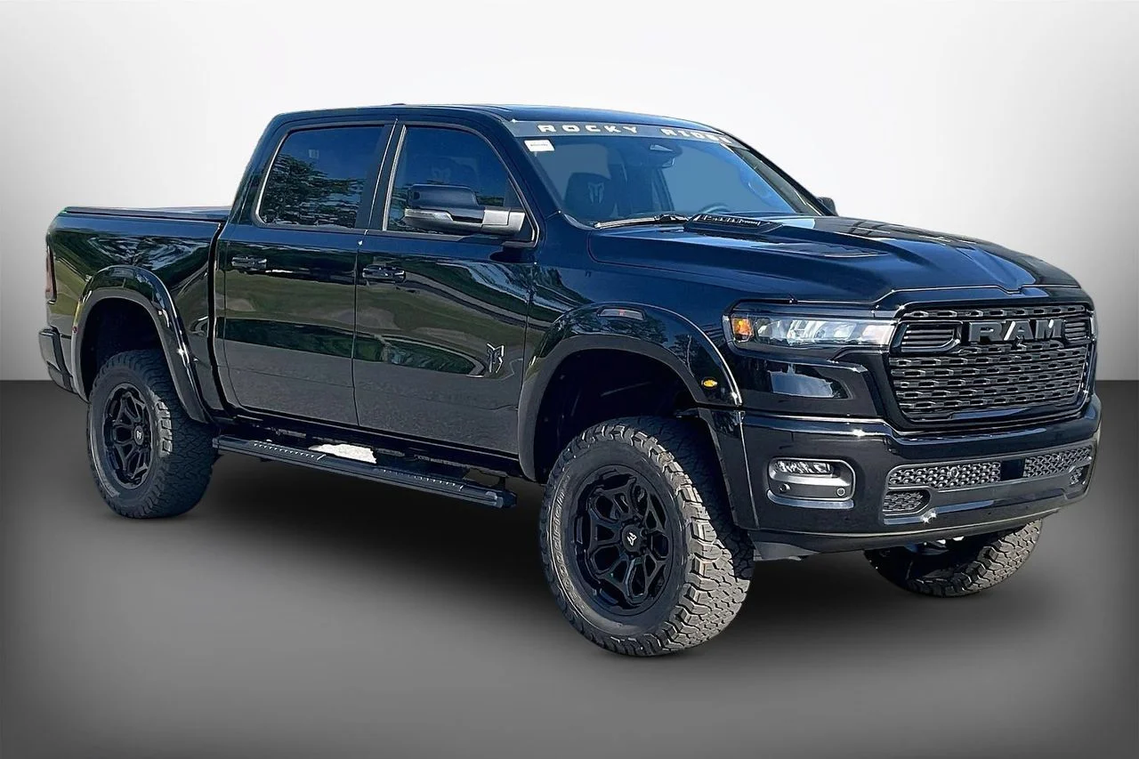 New 2026 Diamond Black Crystal Pearlcoat RAM Big Horn/Lone Star image 2