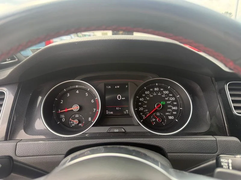 Used 2017  Volkswagen Autobahn image 9
