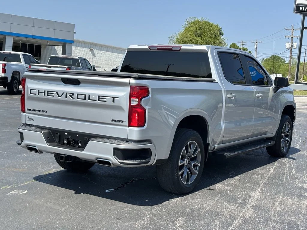 Used 2021 Silver Ice Metallic Chevrolet RST image 7