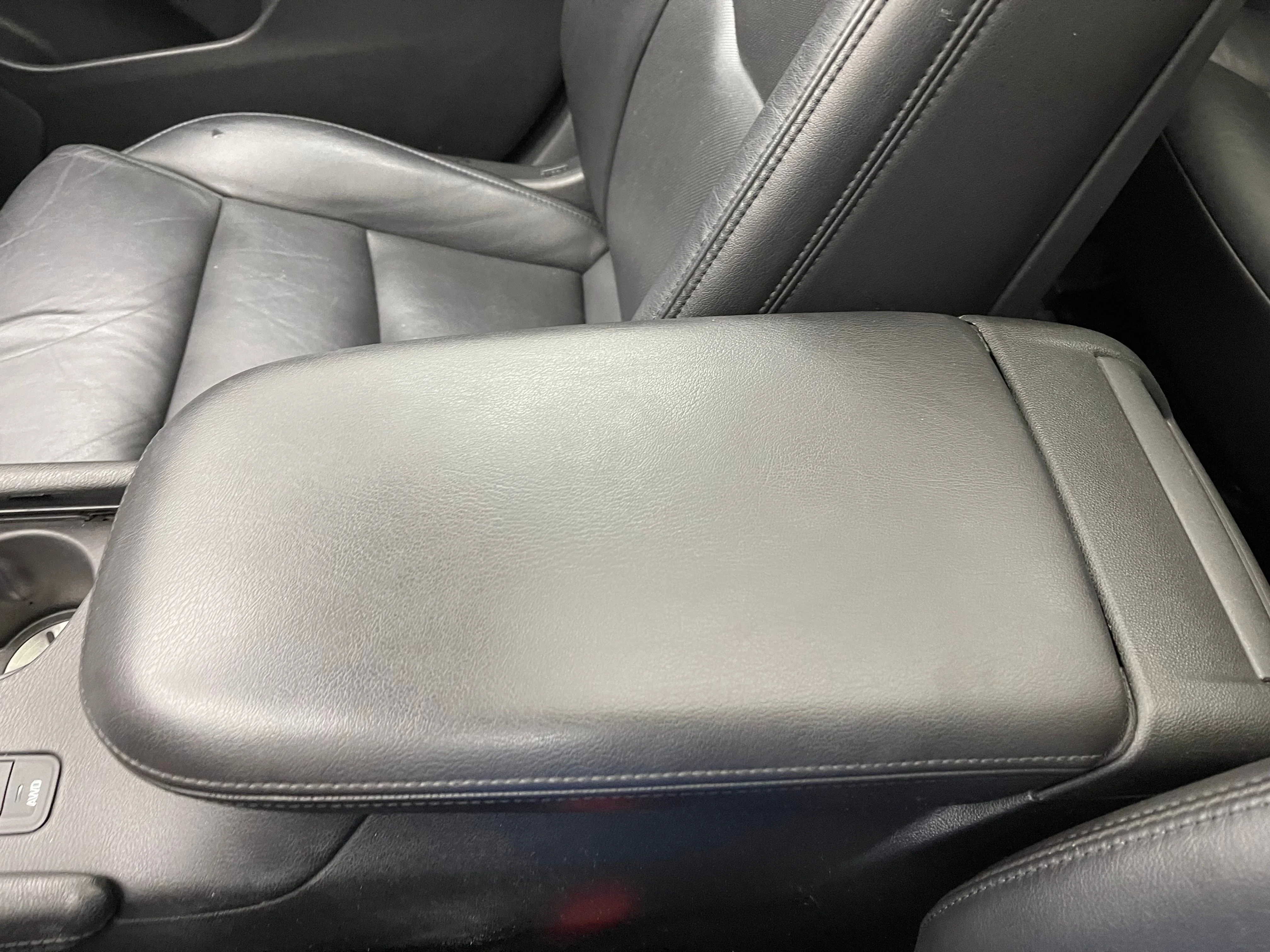 Used 2017 Stellar Black Metallic Cadillac Luxury image 30