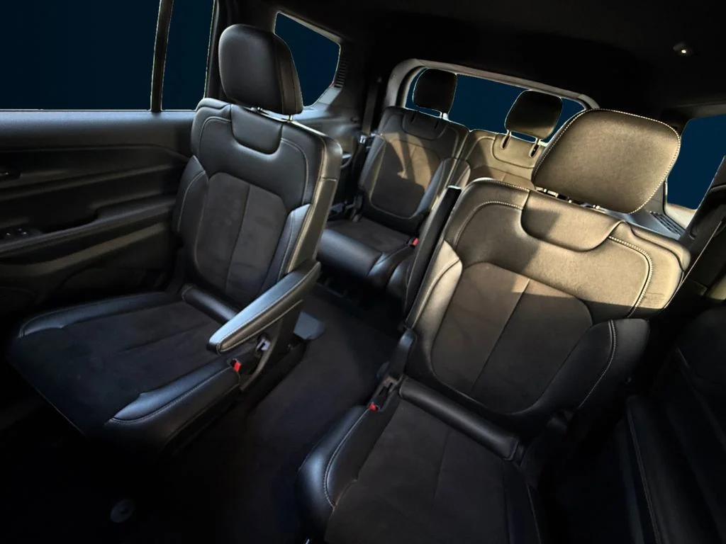 Used 2023 White Jeep Altitude image 16