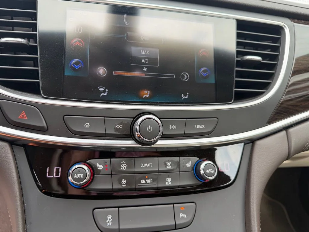 Used 2018 Red Quartz Tintcoat Buick Essence image 13