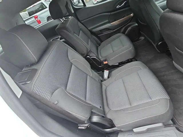 Used 2023 White GMC SLE image 30