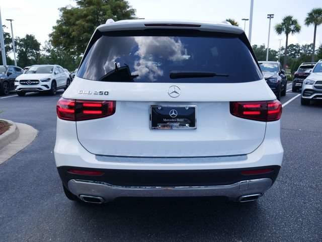 New 2026 Polar White Mercedes-Benz GLB 250 image 28
