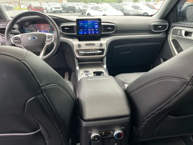 Used 2023 Silver Ford XLT image 15