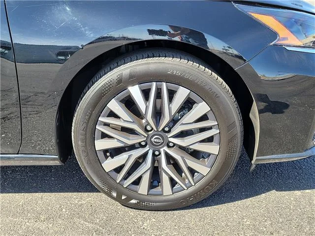 Used 2025 Super Black Nissan SV image 6