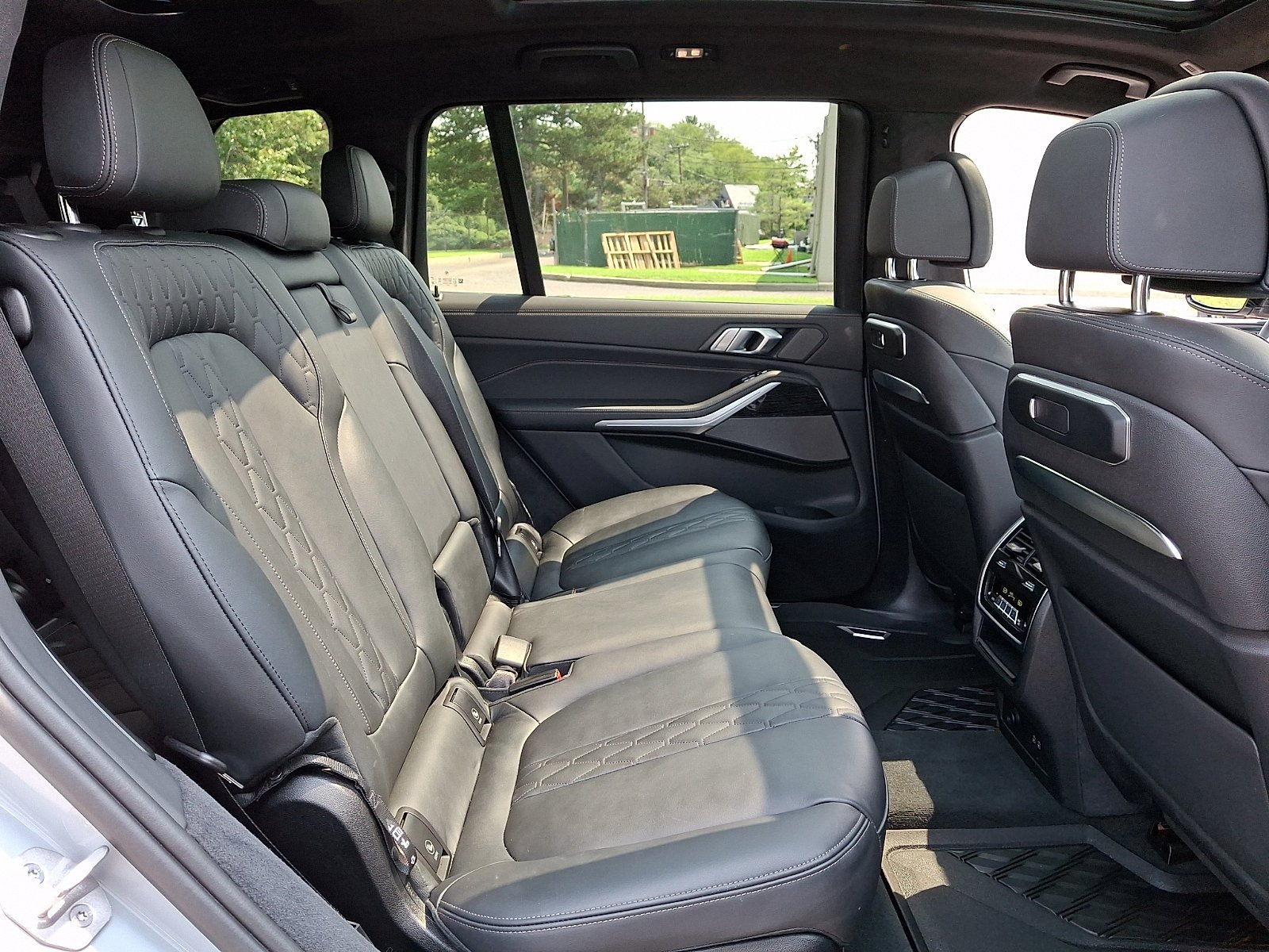 Used 2024 Brooklyn Grey Metallic BMW xDrive40i image 21