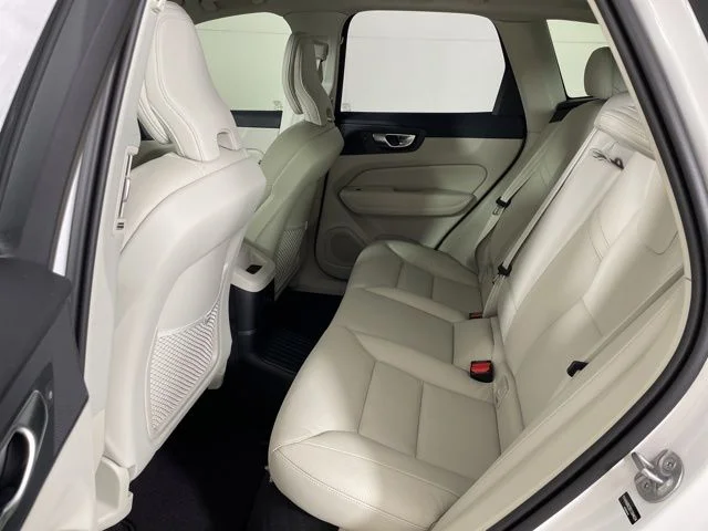 2025 Volvo XC60 Plus - Photo 41