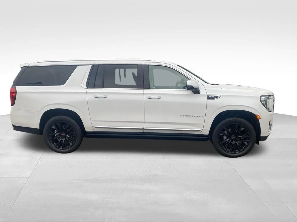 Used 2021 White GMC Denali image 14